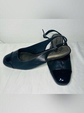 Trotters Black Slingback Cap Toe Comfort Pumps Low Heel Women’s Size 8.5M